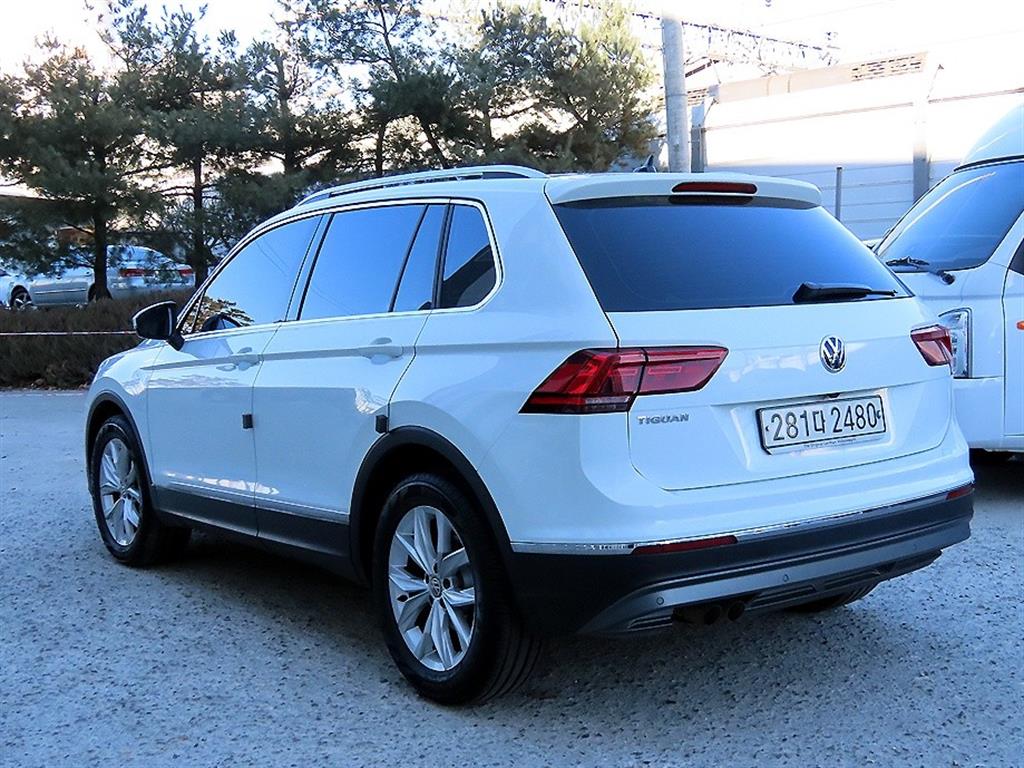 폭스바겐 티구안(2세대) 2.0 TDI 프리미엄 - 이미지 13
