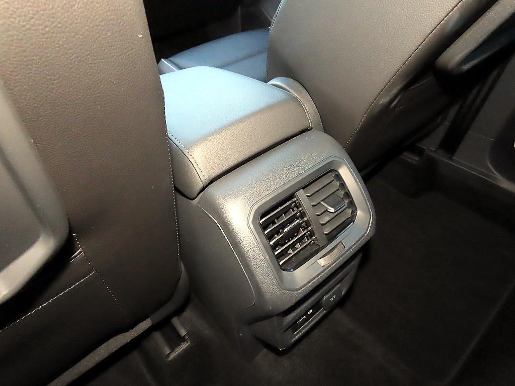 폭스바겐 티구안(2세대) 2.0 TDI 프리미엄 - 이미지 4