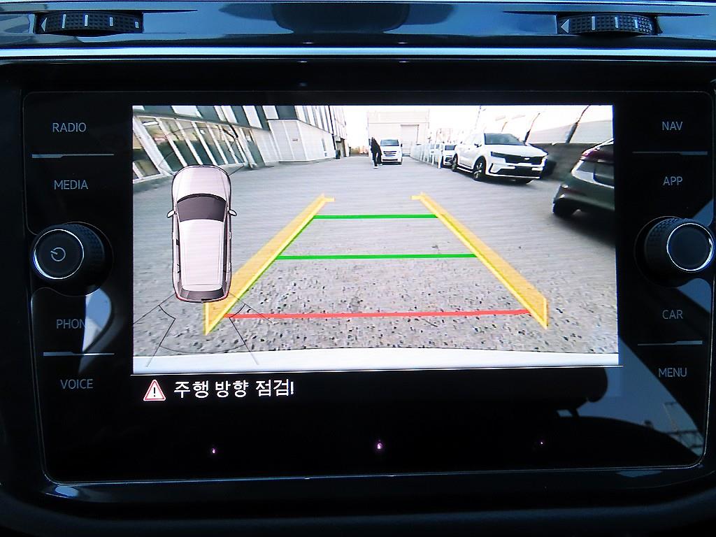 폭스바겐 티구안(2세대) 2.0 TDI 프리미엄 - 이미지 12