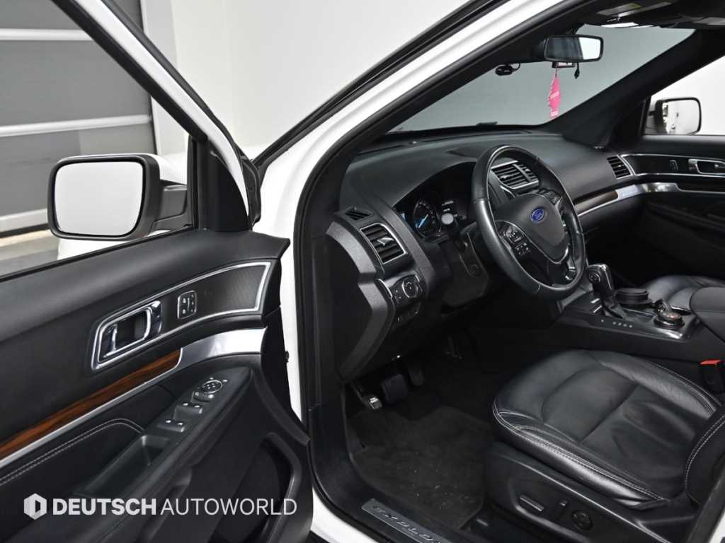 포드 익스플로러(5세대) 2.3 AWD 리미티드 - 이미지 9