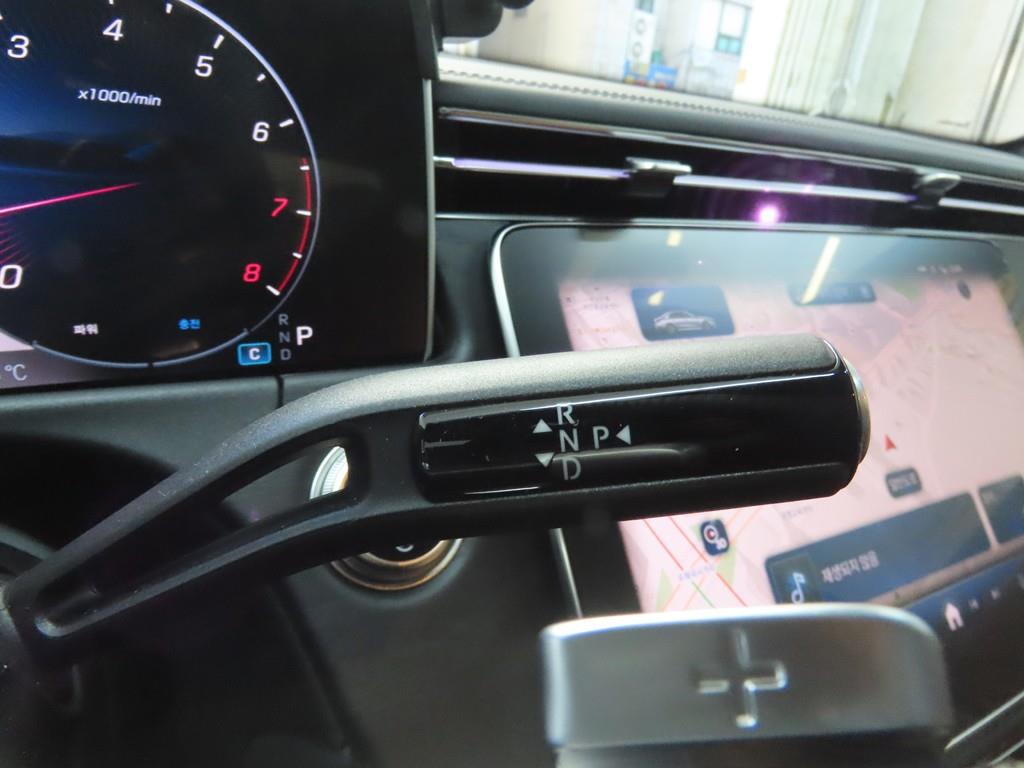 벤츠 E클래스(6세대) E200 AMG 라인 - 이미지 3