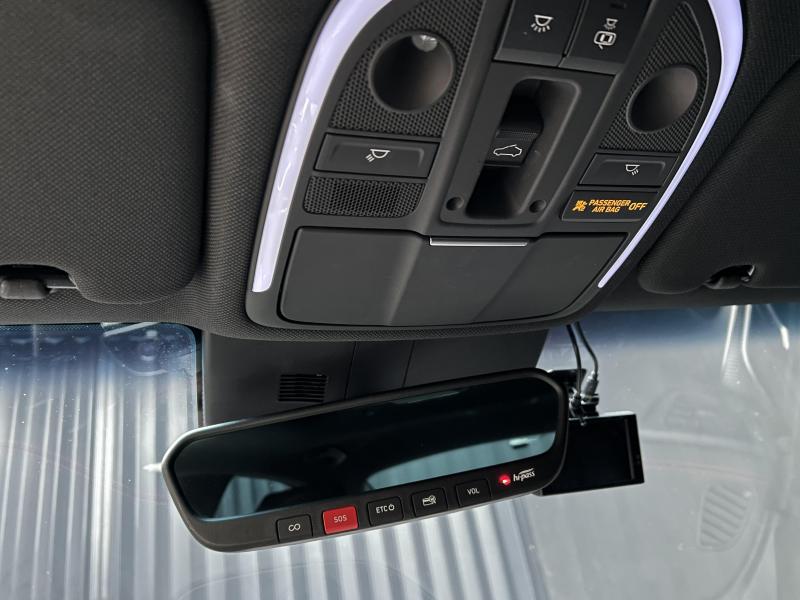 제네시스 더 뉴G70 가솔린 2.0T 2WD 스포츠 패키지 - 이미지 11