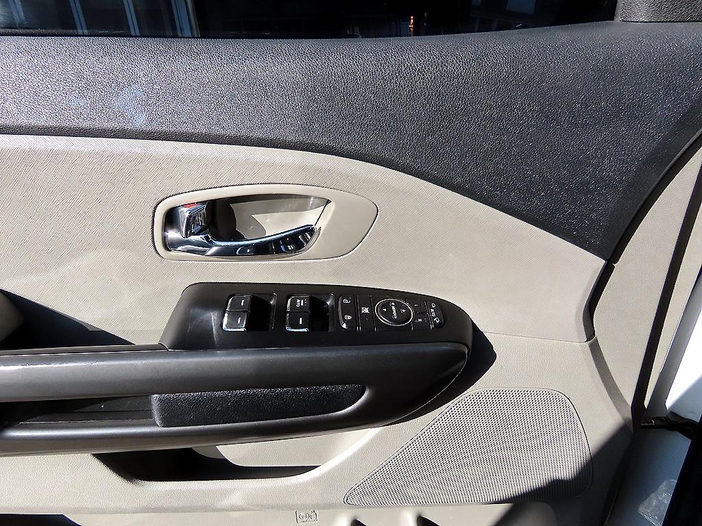 기아 더 뉴카니발 9인승 디젤 럭셔리 - 이미지 8