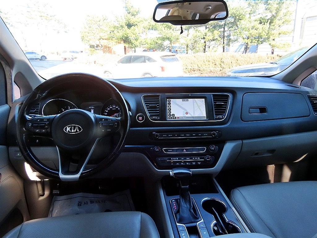 기아 더 뉴카니발 9인승 디젤 럭셔리 - 이미지 15