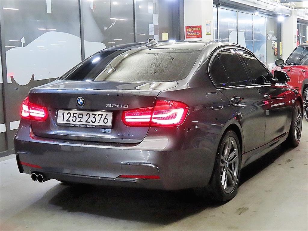 BMW 3시리즈(6세대) 320d M 스포츠 - 이미지 13