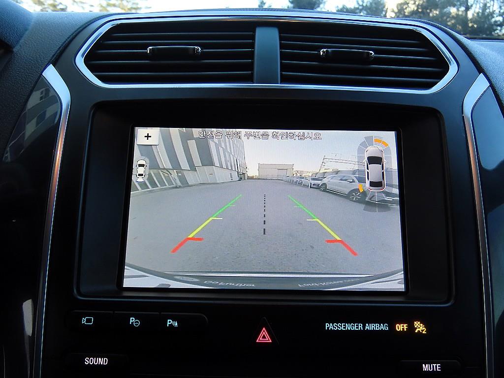 포드 익스플로러(5세대) 2.3 AWD 리미티드 - 이미지 12