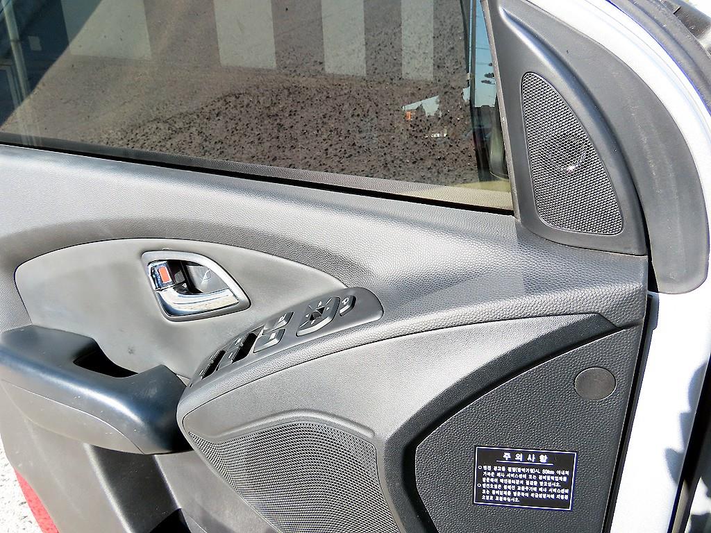 현대 투싼 ix 디젤 R20 2WD LX20 럭셔리 - 이미지 8