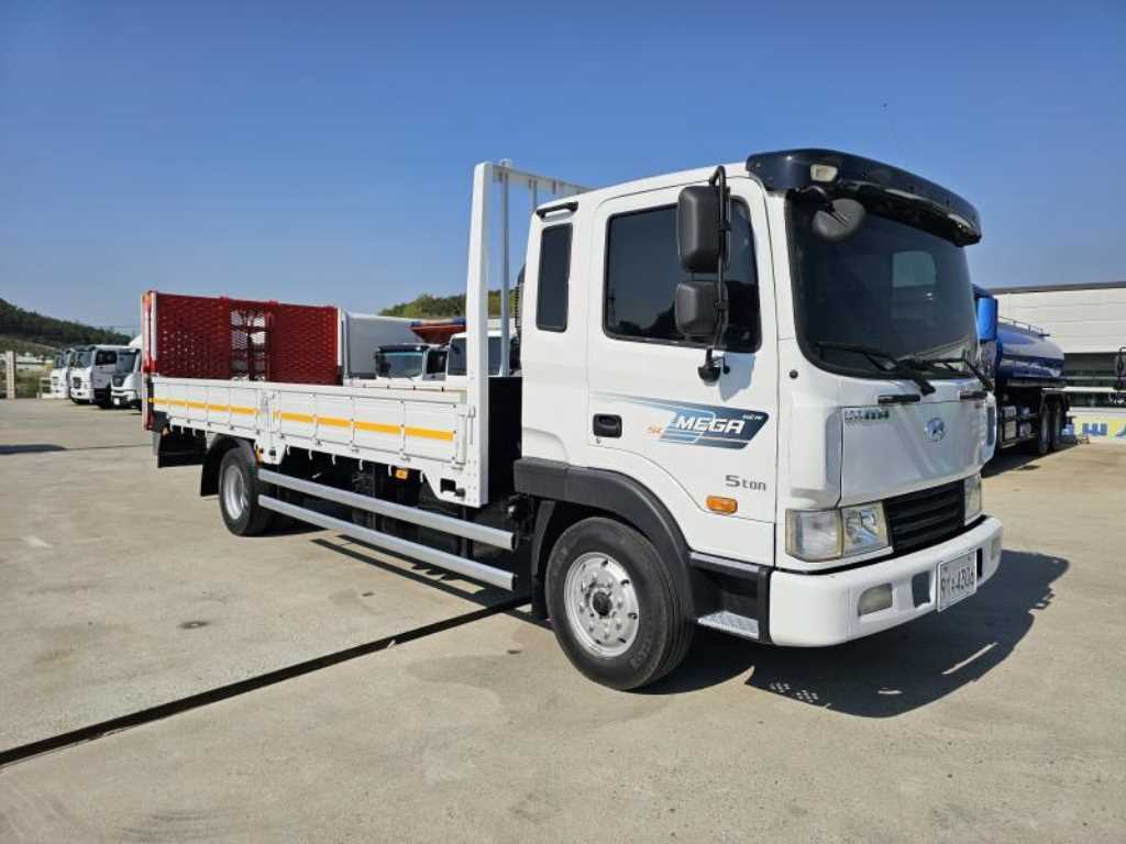 현대 메가트럭 4.5톤 초장축 - 이미지 15