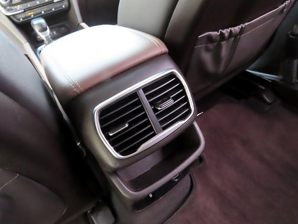 현대 싼타페(TM) R2.2 4WD 프레스티지 - 이미지 14