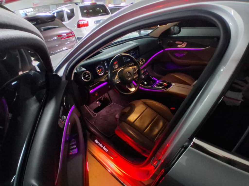 벤츠 E클래스(5세대) E220d 아방가르드 - 이미지 2