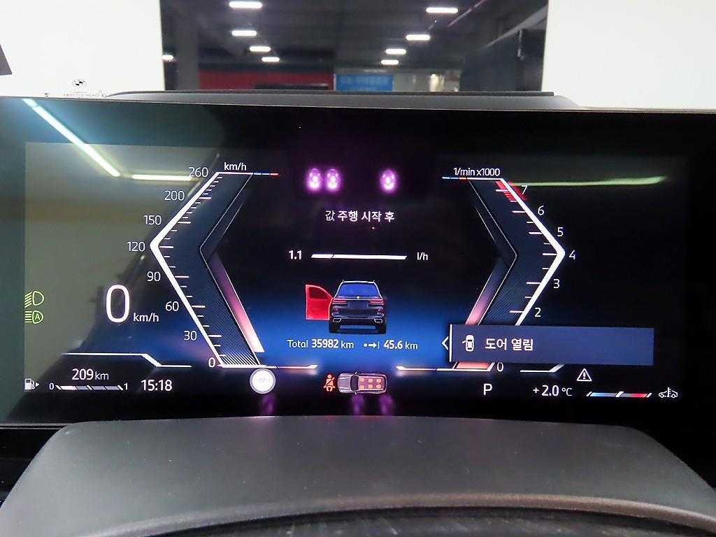 BMW X7 40i xDrive M스포츠 팩 - 이미지 18