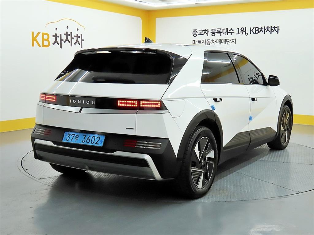 현대 더 뉴아이오닉 5 EV AWD 롱레인지 익스클루시브 - 이미지 17