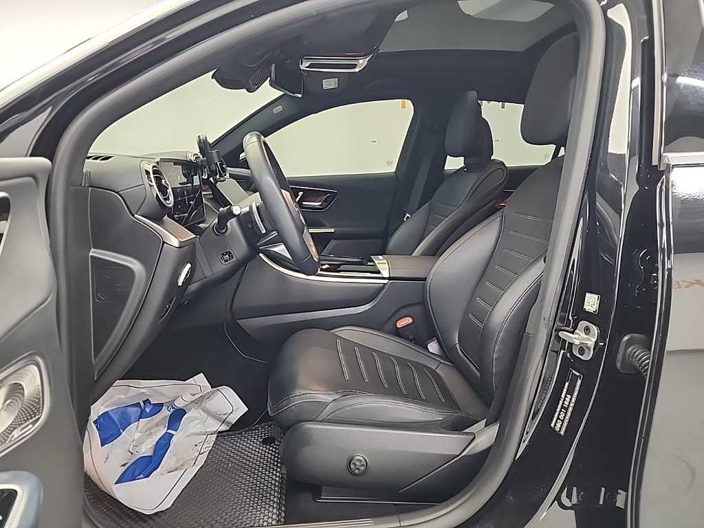 벤츠 GLC클래스(2세대) GLC 300 4매틱 쿠페 - 이미지 12