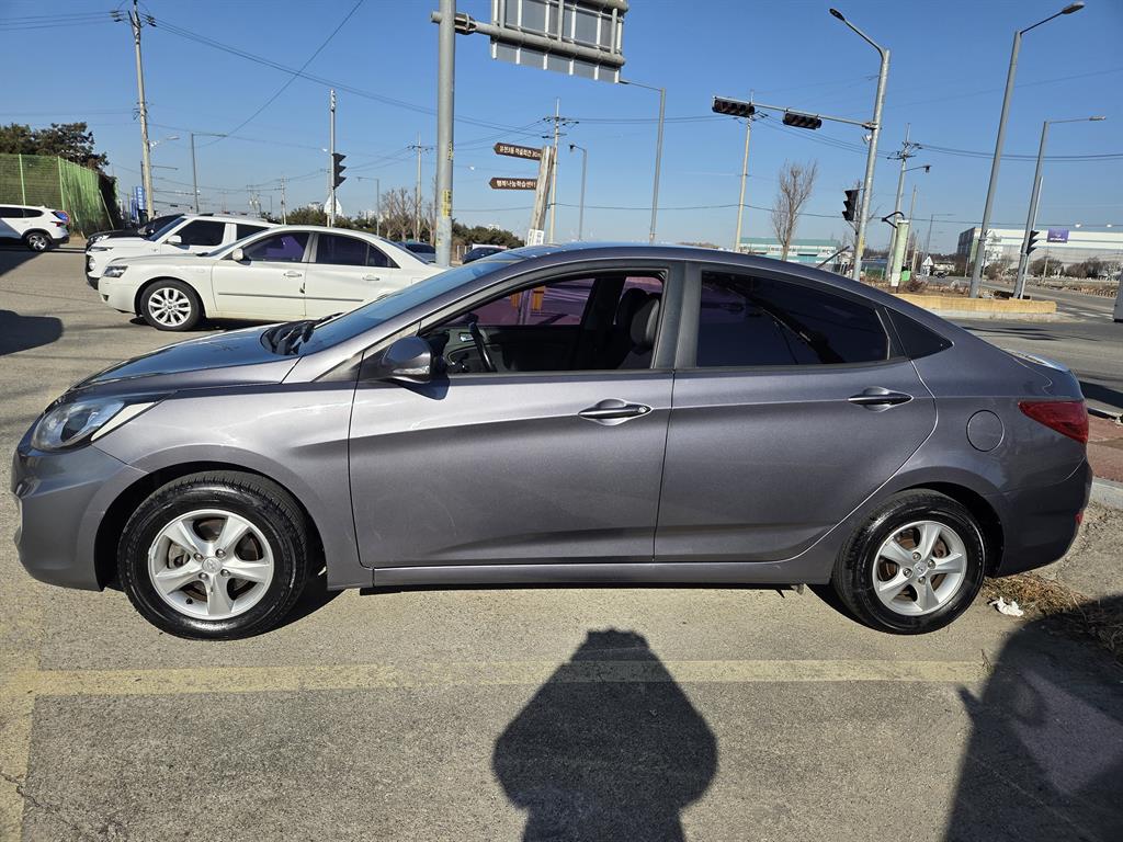 현대 엑센트 신형 1.4 VVT 모던 - 이미지 10