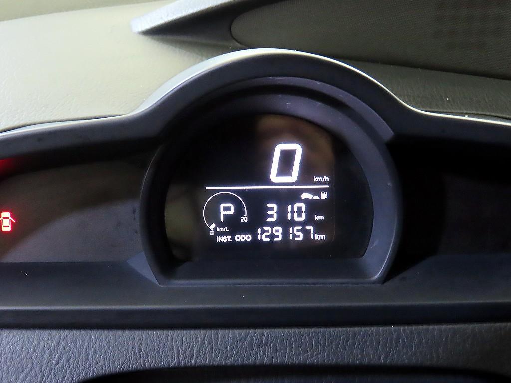 KG모빌리티(쌍용) 코란도 투리스모 2.0 4WD 11인승 GT - 이미지 4