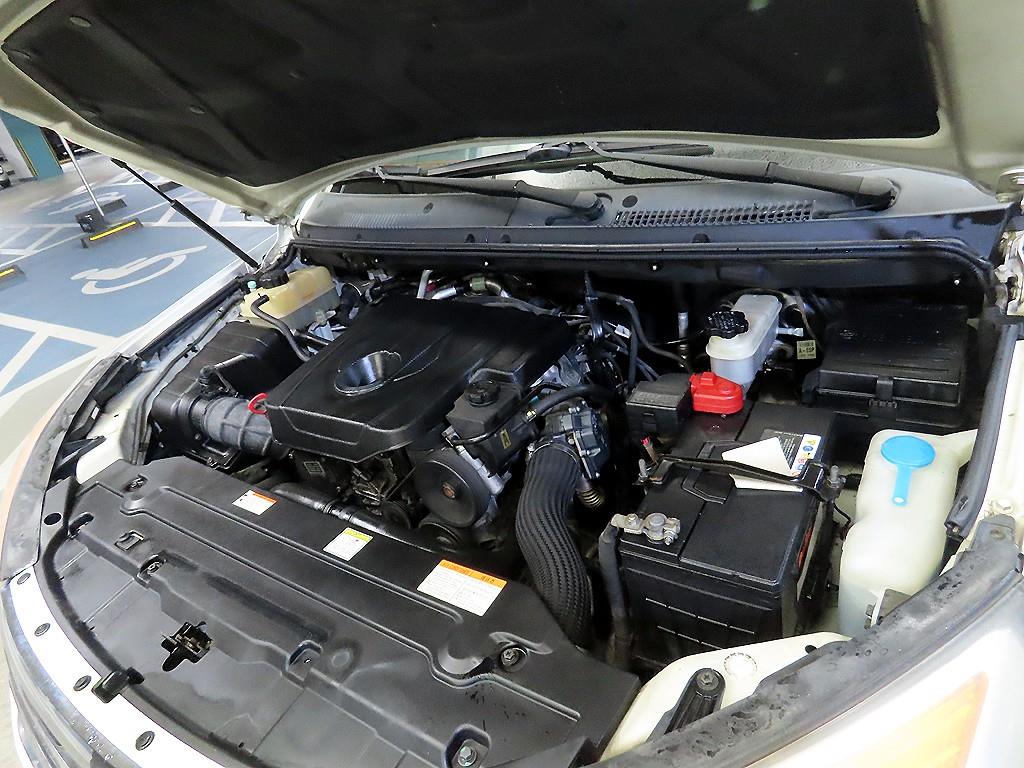 KG모빌리티(쌍용) 코란도 투리스모 2.0 4WD 11인승 GT - 이미지 8