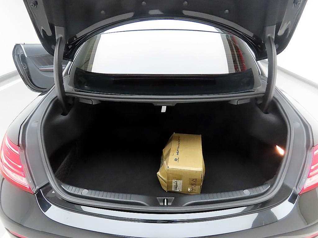 벤츠 C클래스(4세대) C63 AMG 쿠페 - 이미지 6