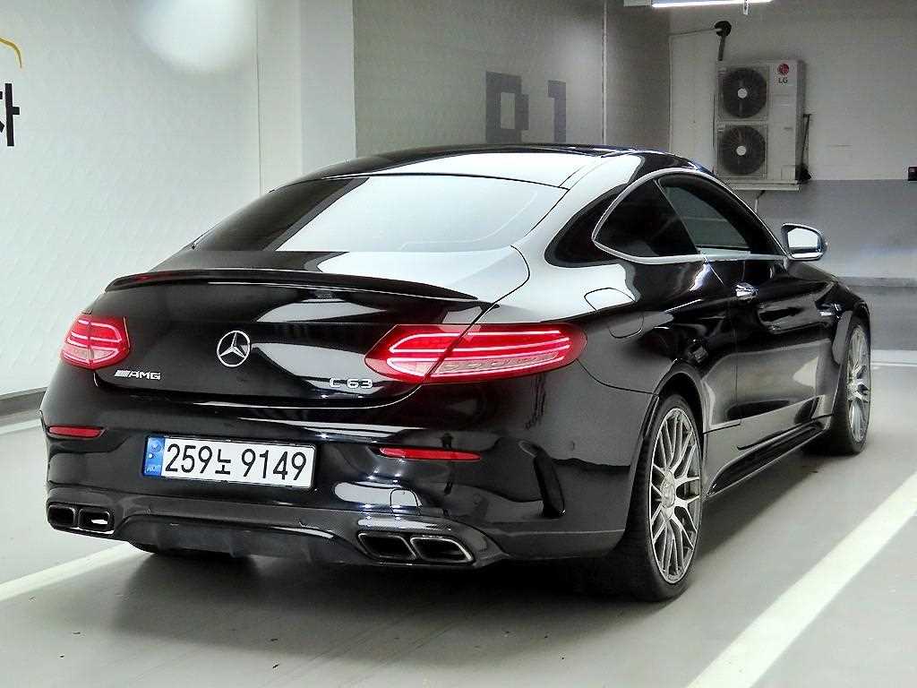 벤츠 C클래스(4세대) C63 AMG 쿠페 - 이미지 14