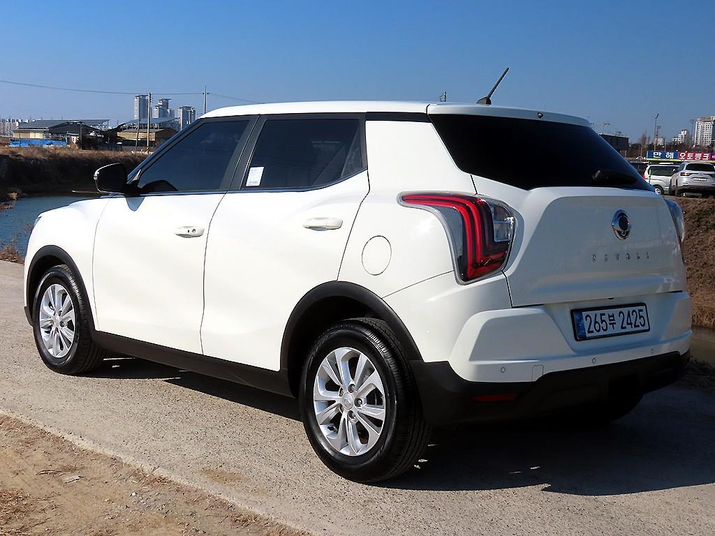 KG모빌리티(쌍용) 베리 뉴 티볼리 1.5 가솔린 2WD 직판용 - 이미지 12