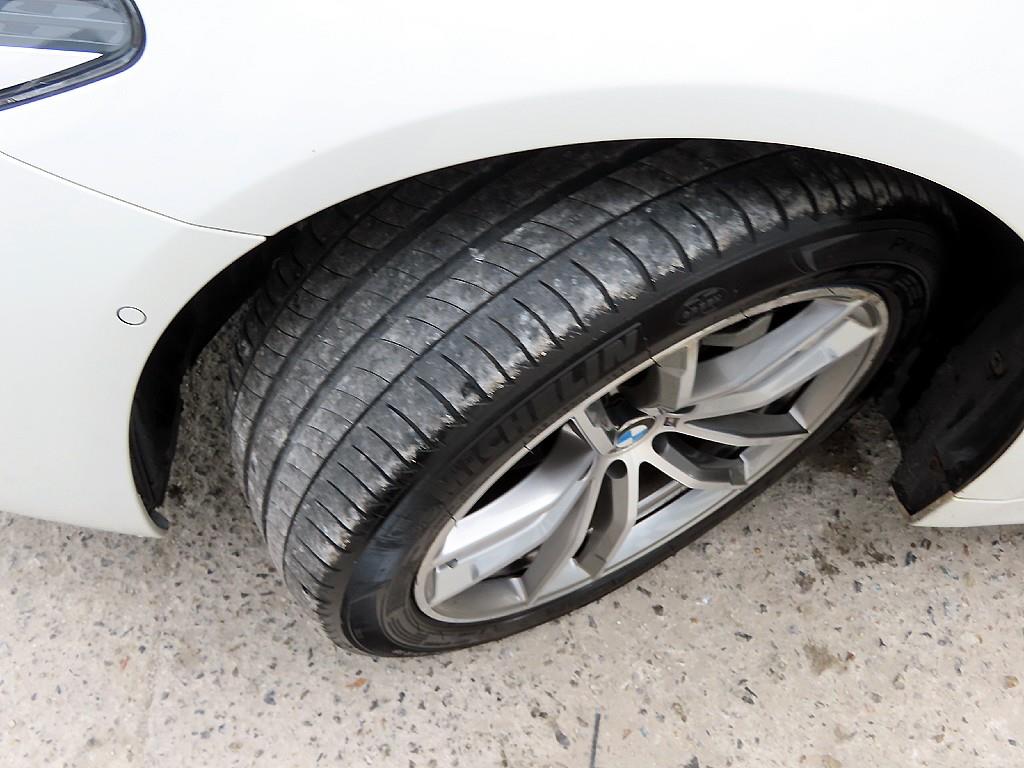 BMW 5시리즈(7세대) 520d xDrive M스포츠팩 플러스 - 이미지 7