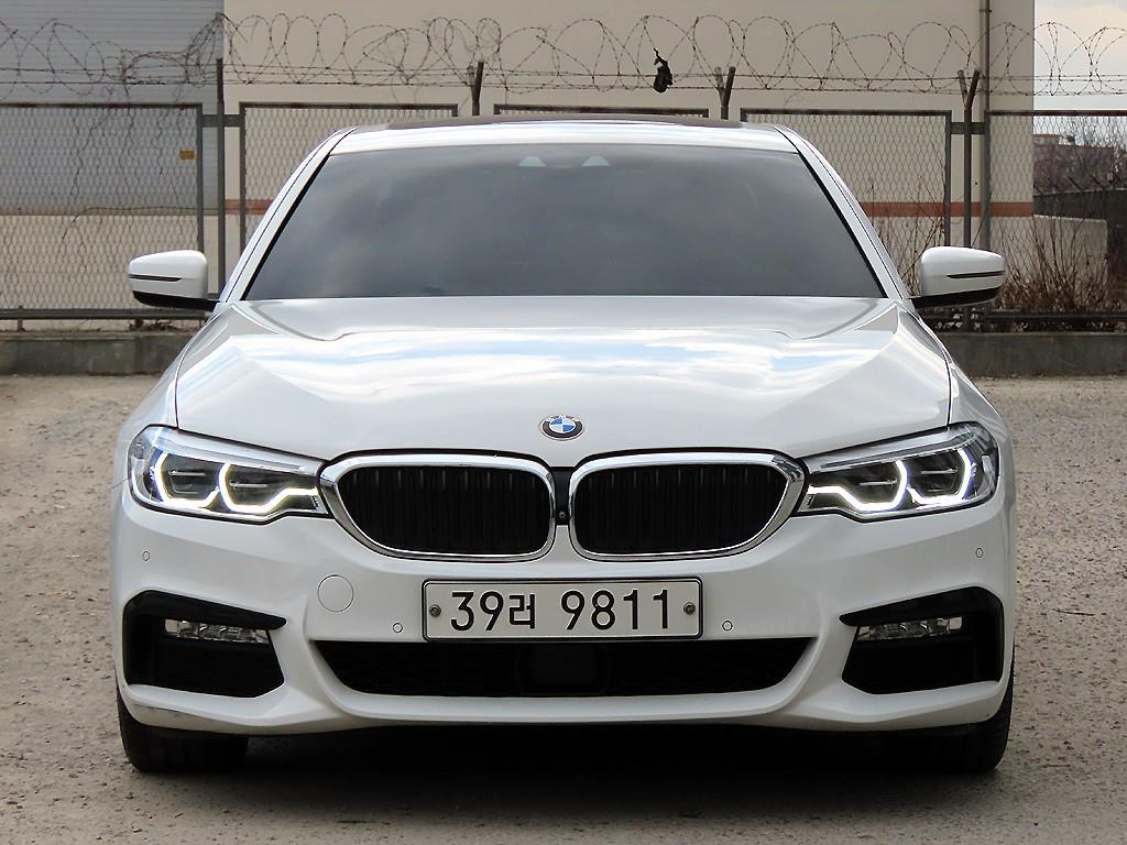 BMW 5시리즈(7세대) 520d xDrive M스포츠팩 플러스 - 이미지 4