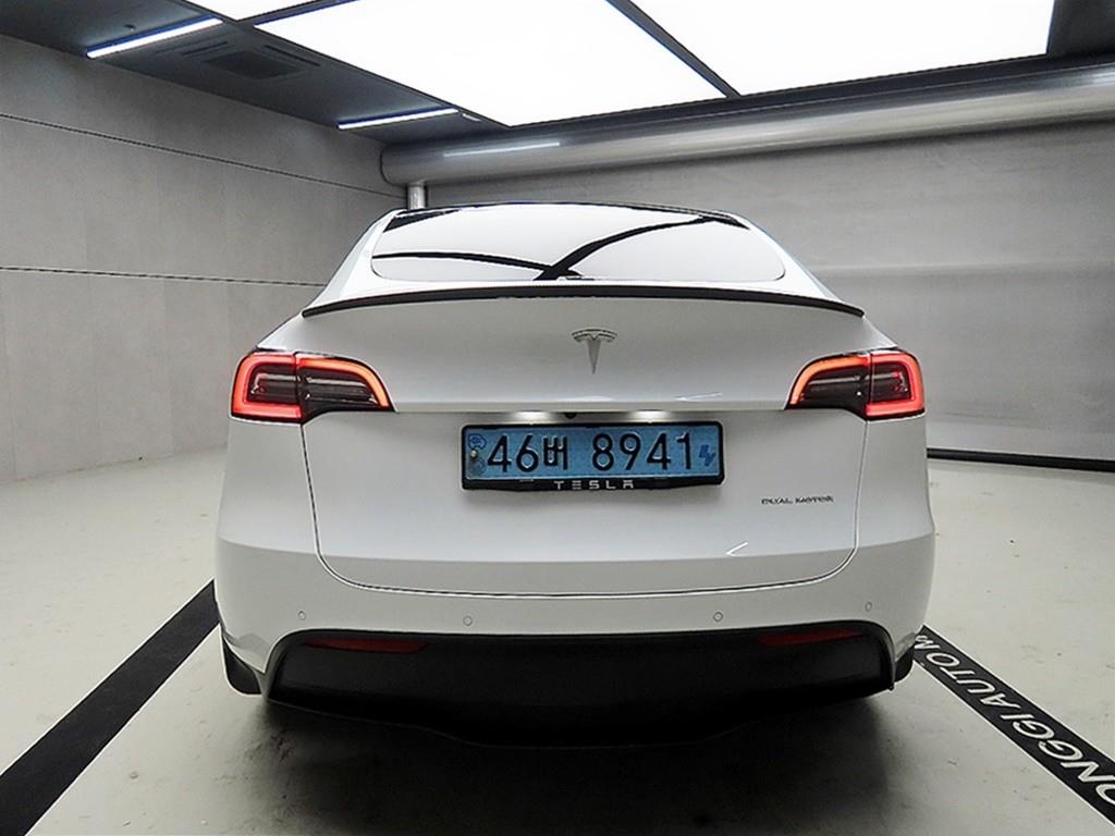테슬라 모델 Y AWD 롱 레인지 - 이미지 17