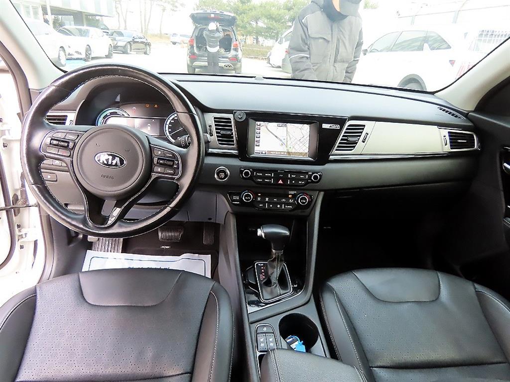 기아 니로 1.6 하이브리드 프레스티지 - 이미지 8