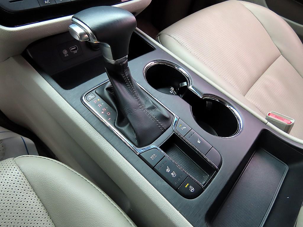 기아 더 뉴카니발 9인승 디젤 럭셔리 - 이미지 15