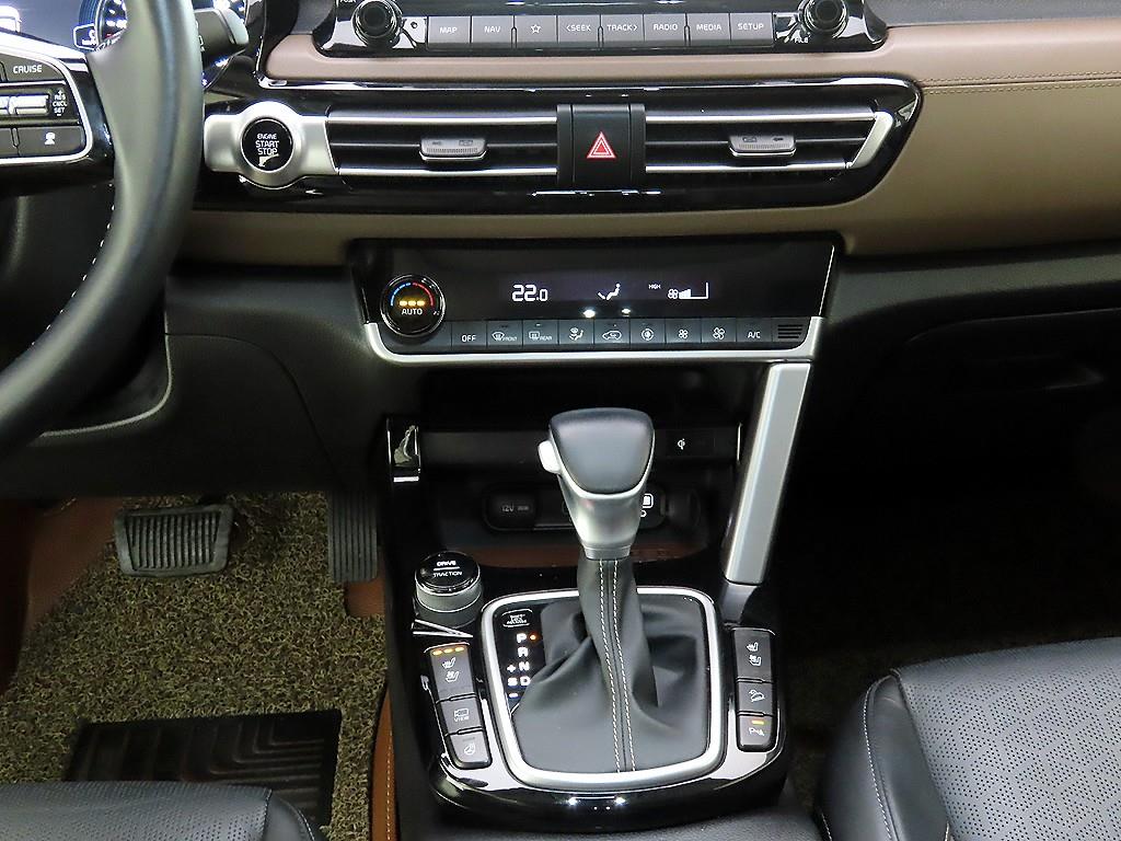 기아 셀토스 1.6 가솔린 2WD 노블레스 - 이미지 11