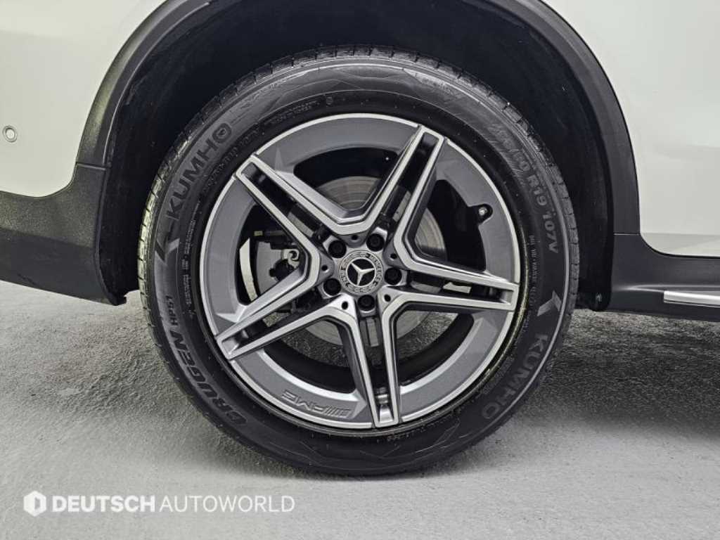 벤츠 GLC클래스 GLC 220d 4매틱 쿠페 - 이미지 18