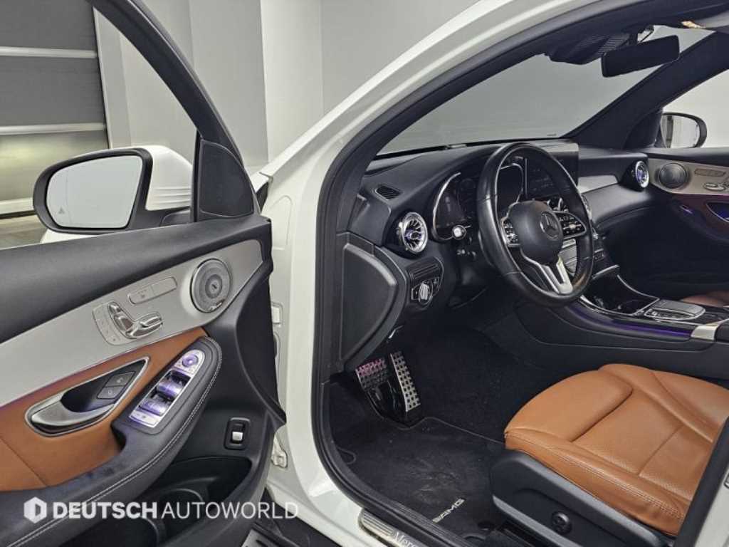 벤츠 GLC클래스 GLC 220d 4매틱 쿠페 - 이미지 15