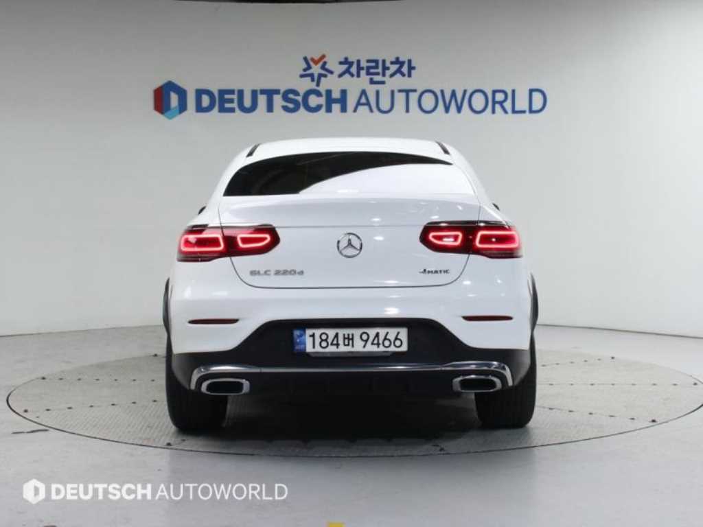 벤츠 GLC클래스 GLC 220d 4매틱 쿠페 - 이미지 17