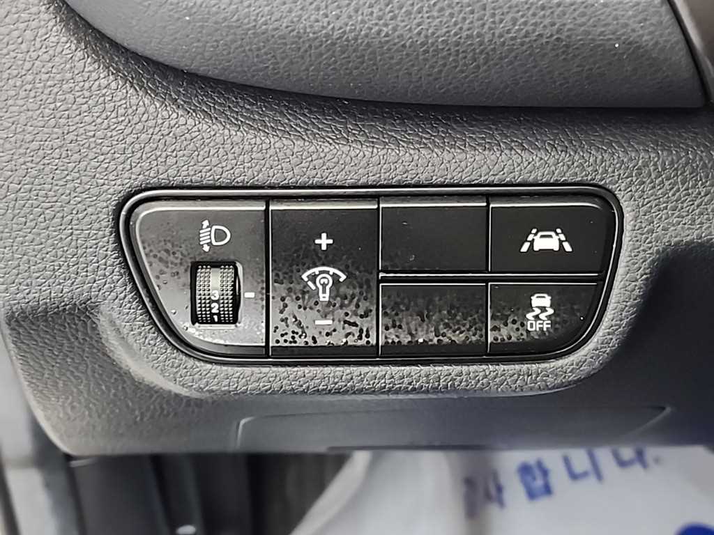 기아 셀토스 1.6 가솔린 2WD 노블레스 - 이미지 6