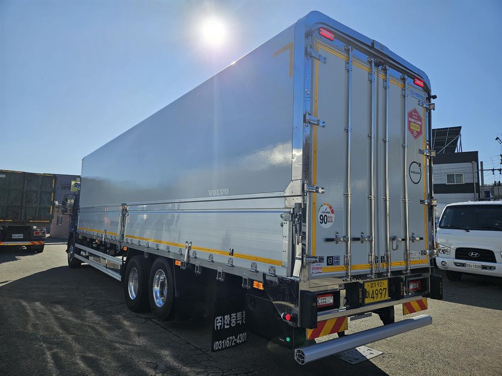 한국상용트럭 카고 13톤 - 이미지 3