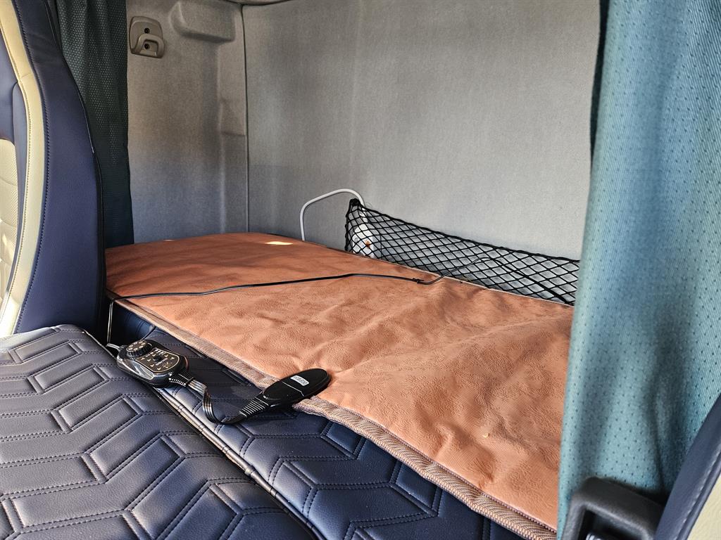 한국상용트럭 카고 13톤 - 이미지 4