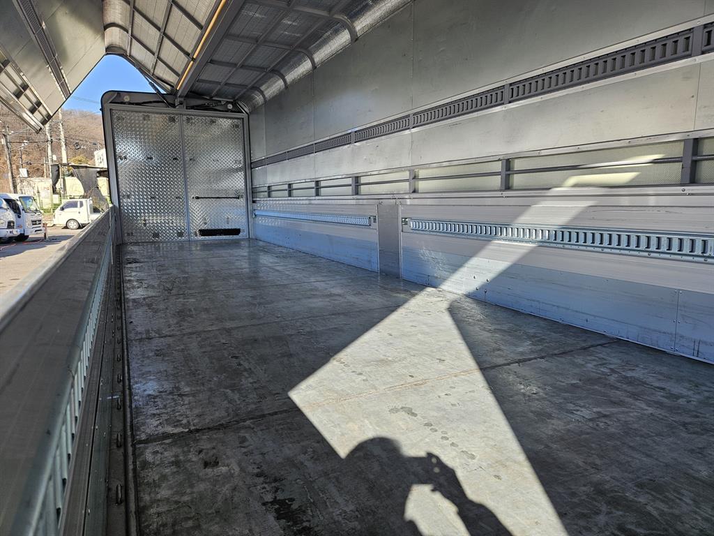 한국상용트럭 카고 13톤 - 이미지 17