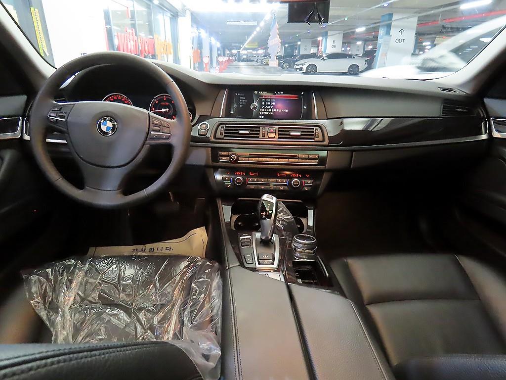 BMW 5시리즈(6세대) 520d xDrive - 이미지 8
