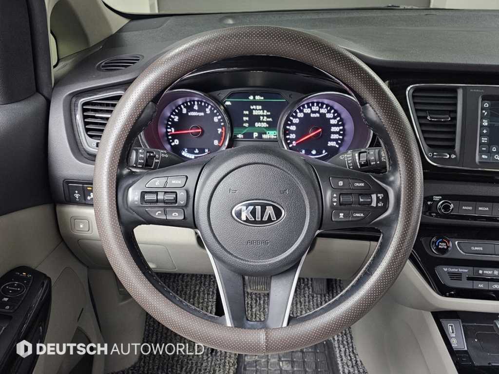 기아 더 뉴카니발 9인승 가솔린 노블레스 스페셜 - 이미지 9