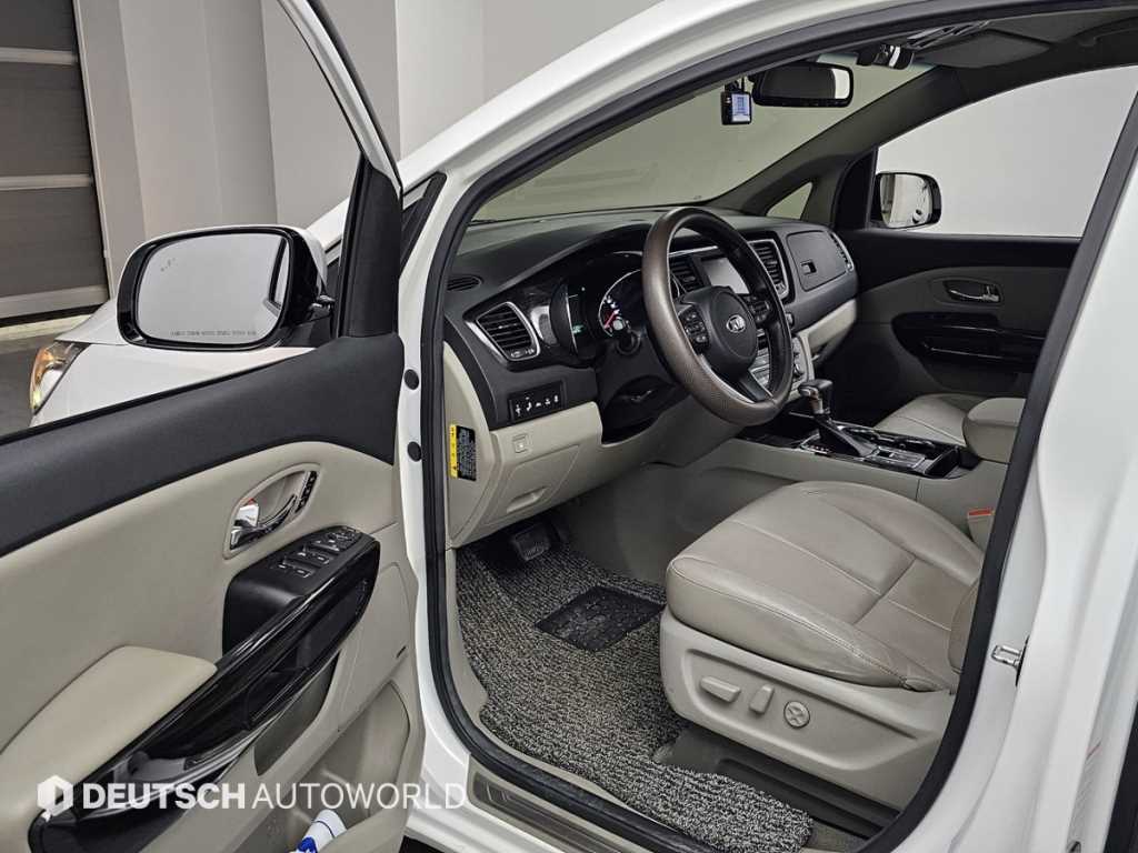 기아 더 뉴카니발 9인승 가솔린 노블레스 스페셜 - 이미지 14