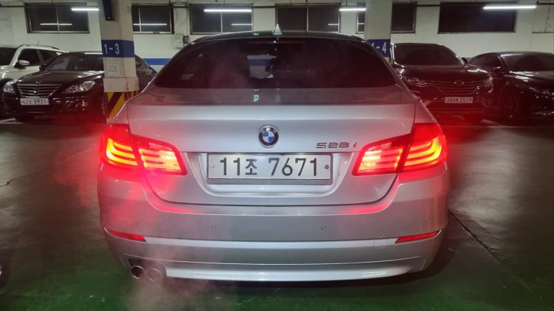 BMW 5시리즈(6세대) 528i - 이미지 5