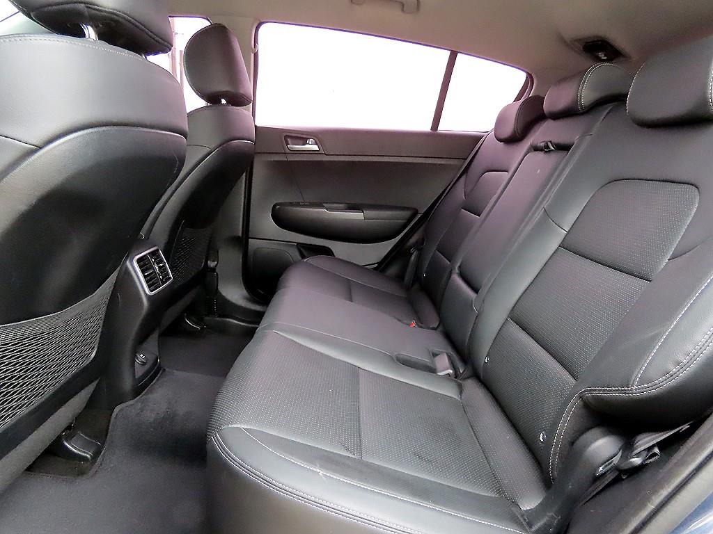 기아 스포티지 더 볼드 R2.0 디젤 2WD 프레스티지 - 이미지 8