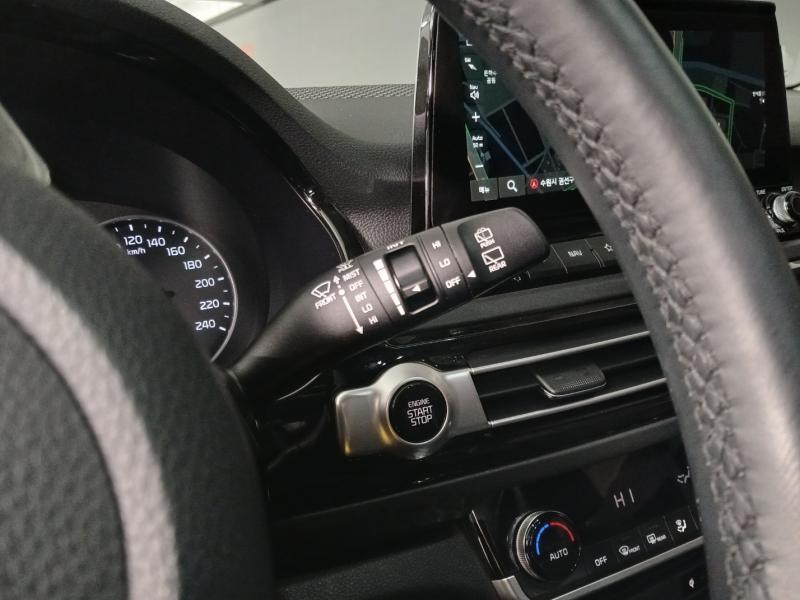 기아 셀토스 1.6 가솔린 4WD 시그니처 - 이미지 15
