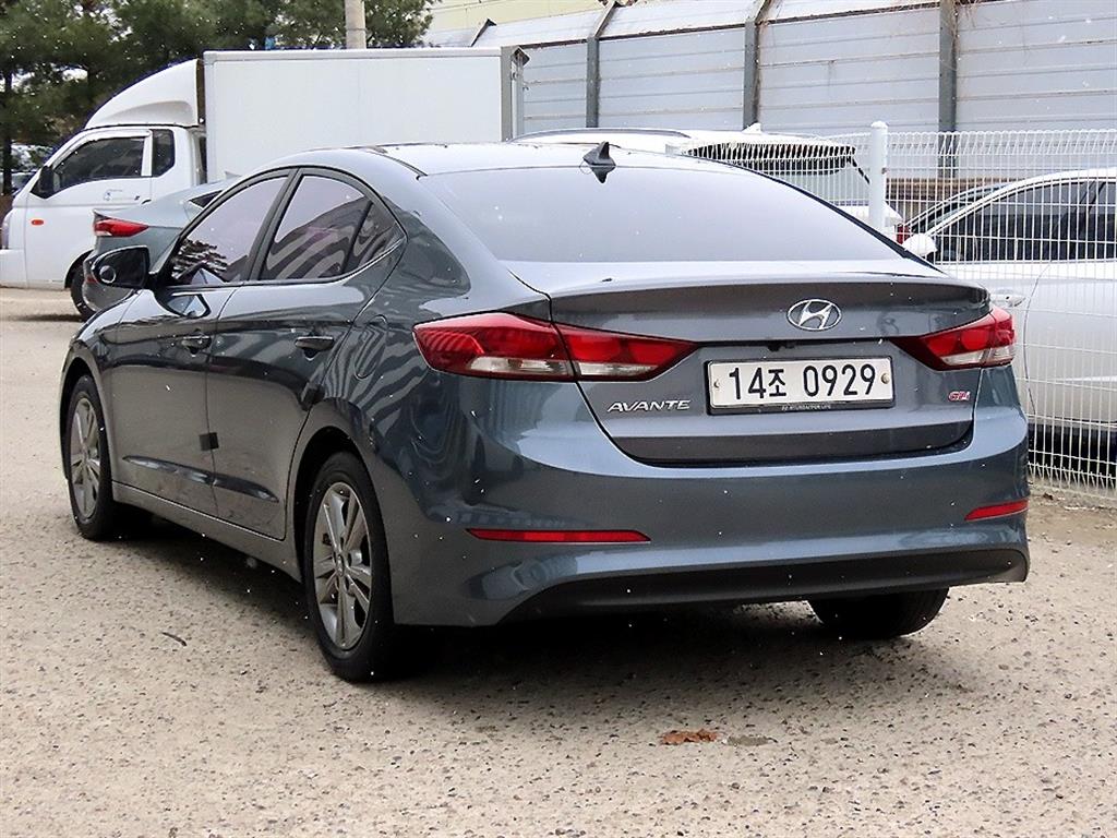 현대 아반떼AD 1.6 GDi 스마트 스페셜 - 이미지 18