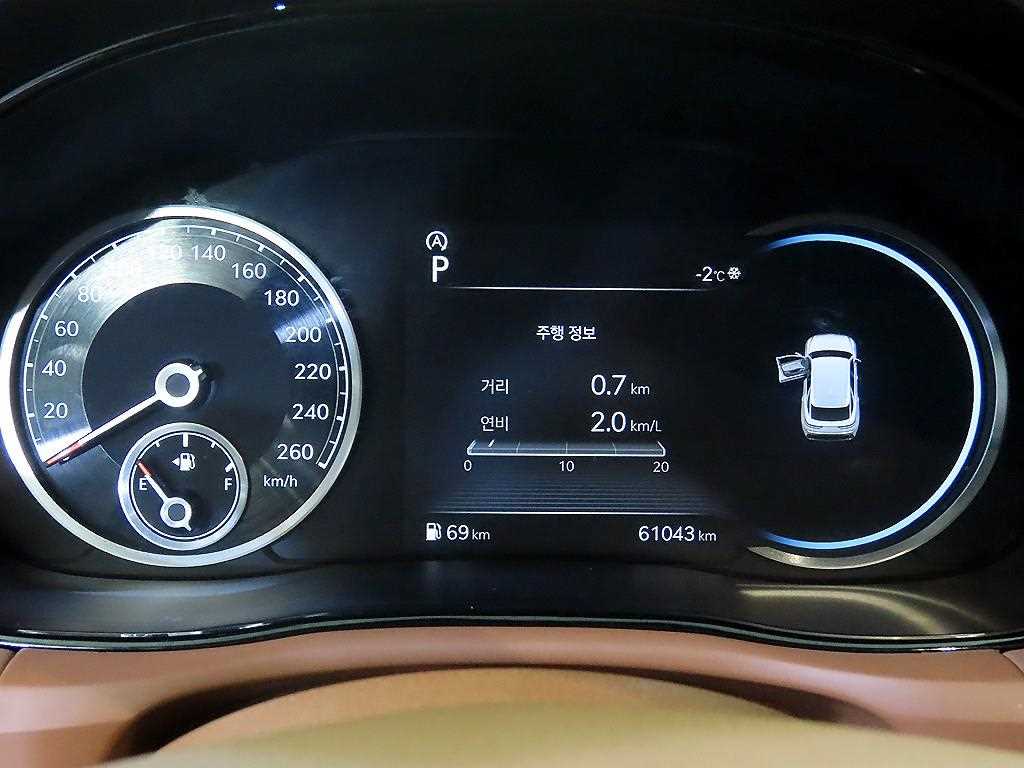 제네시스 GV70 2.5T AWD 기본형 - 이미지 2