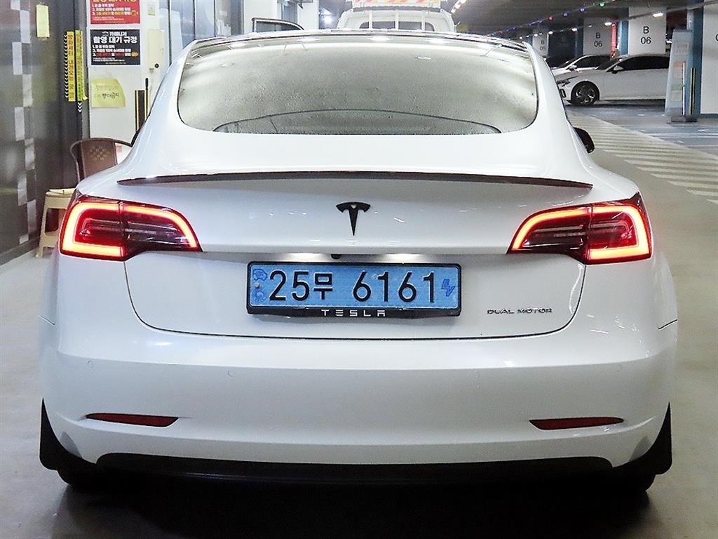 테슬라 모델 3 AWD 롱 레인지 - 이미지 10