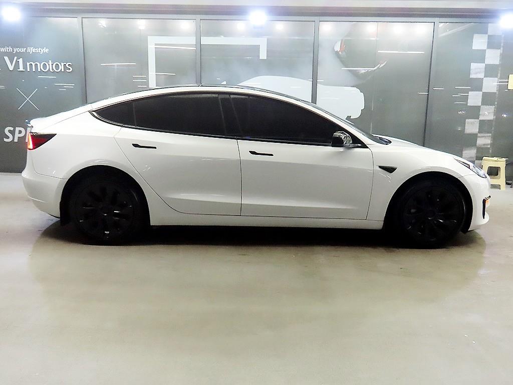 테슬라 모델 3 AWD 롱 레인지 - 이미지 9