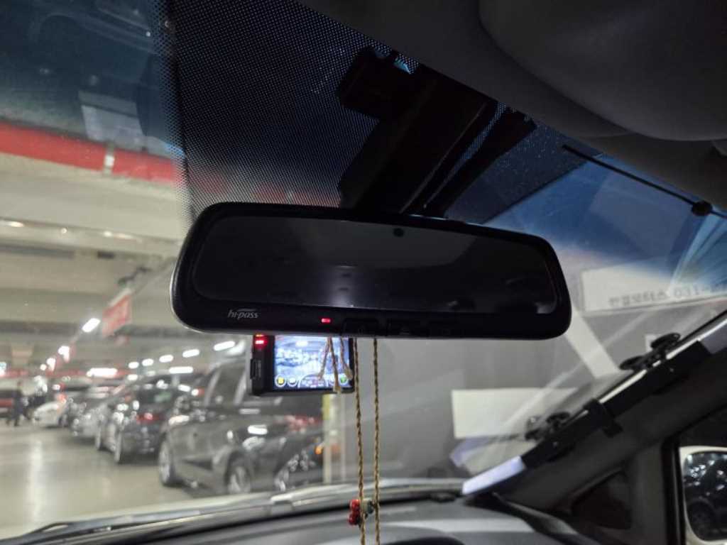 KG모빌리티(쌍용) 신형 코란도 투리스모 2.2 9인승 4WD 익스트림 스포츠 에디션 - 이미지 7