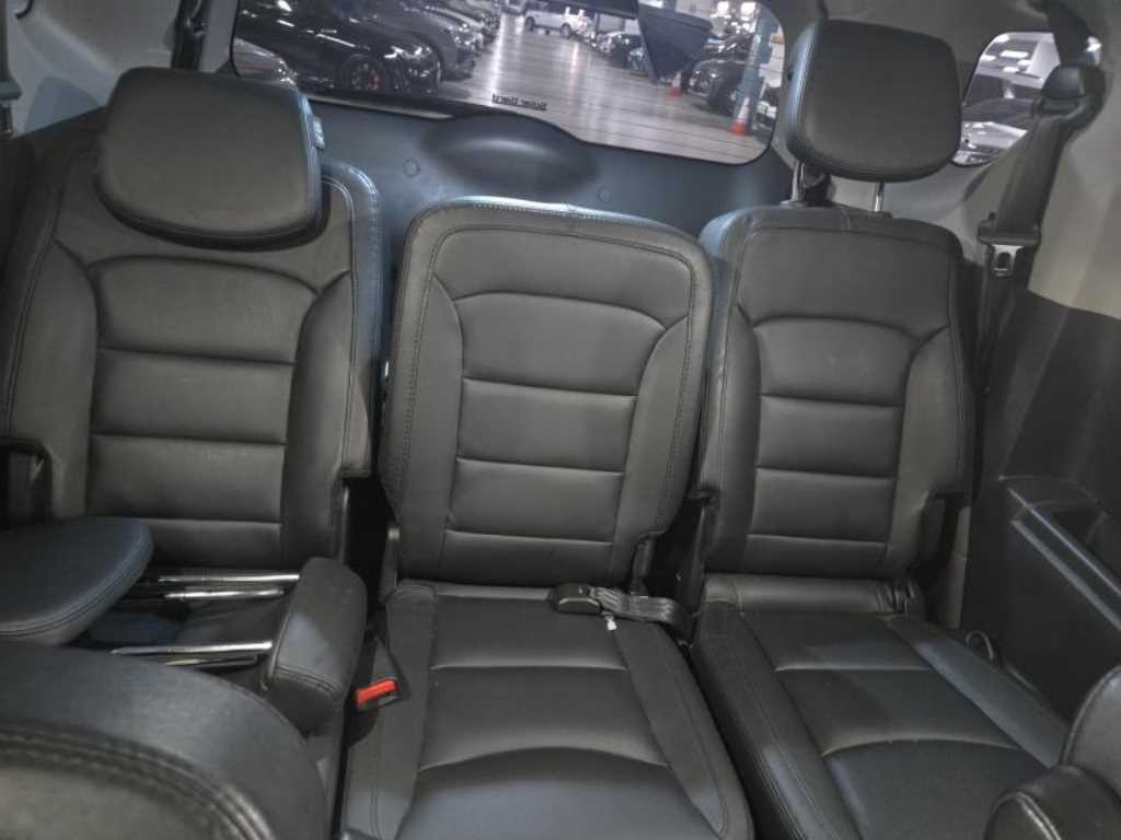 KG모빌리티(쌍용) 신형 코란도 투리스모 2.2 9인승 4WD 익스트림 스포츠 에디션 - 이미지 3