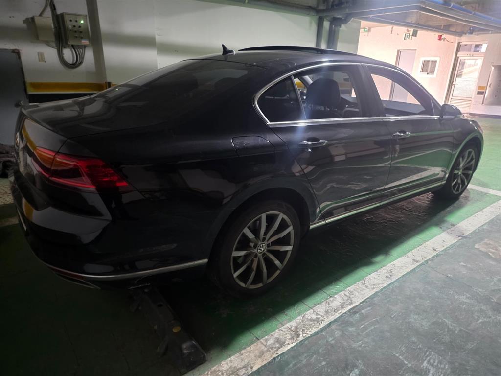 폭스바겐 파사트 GT(8세대) 2.0 TDI 프레스티지 - 이미지 12