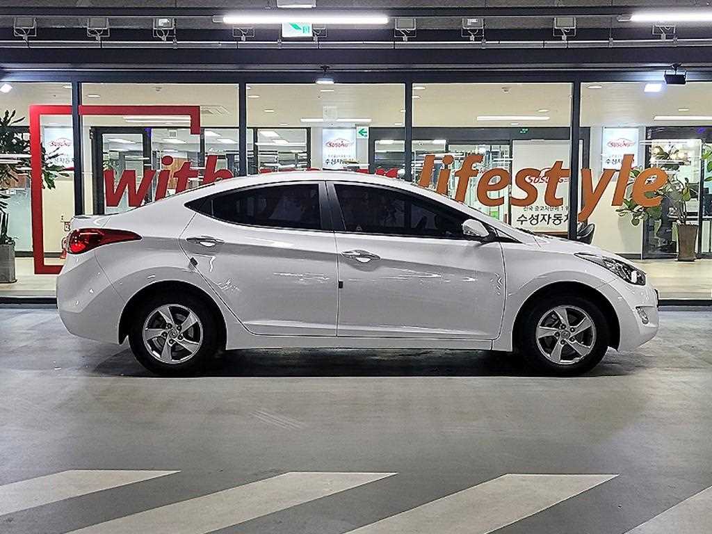 현대 아반떼MD M16 GDi 럭셔리 - 이미지 17